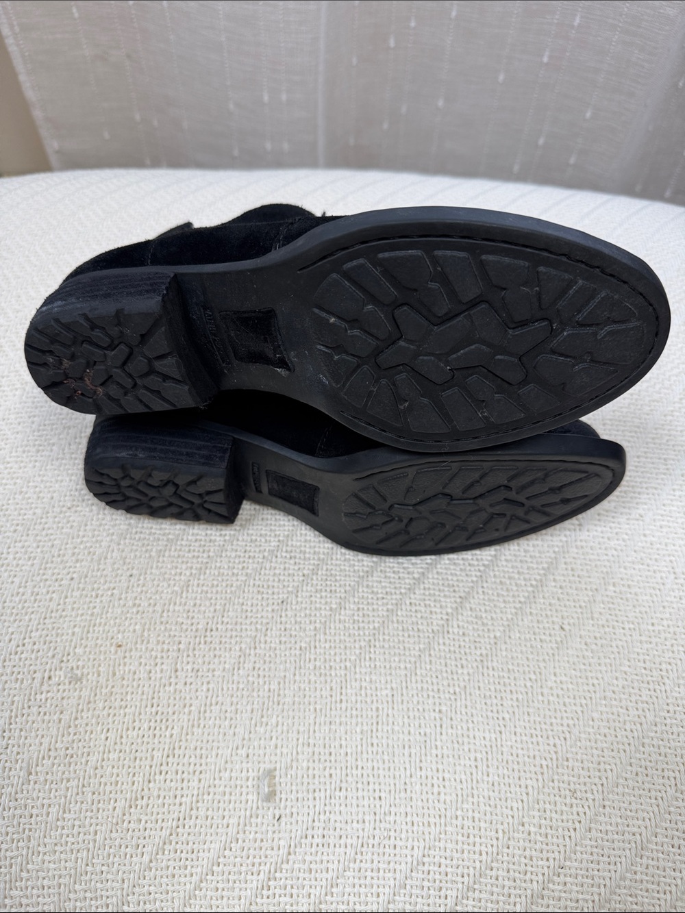 Born Women’s Sz 8 Black Suede Distressed Ankle Booties - Picture 9 of 9
